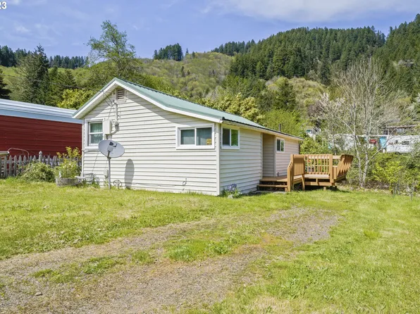 11791 Orchard Ave, Mapleton, OR 97453