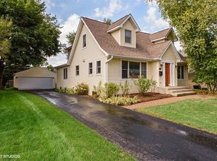 1428 N Mitchell Ave, Arlington Heights, IL 60004