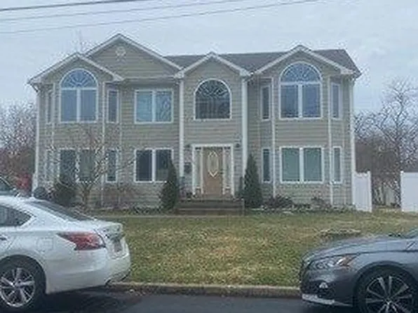 34 Somerville Street, Brentwood, NY 11717