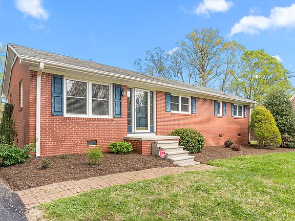 4th image of 2431 Hickory Ave