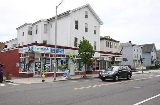 2nd image of 237 Lincoln St