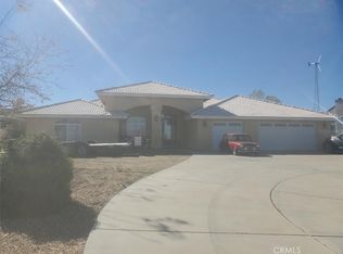 5295 Snow Line Dr, Phelan, CA 92371