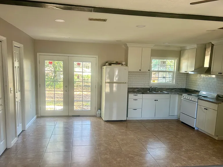 1665 Will Logan Rd — Photo 3