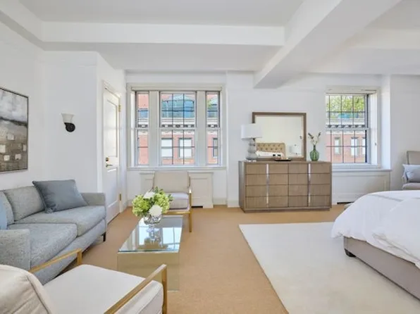 28 East 70th Street image 9 of 19