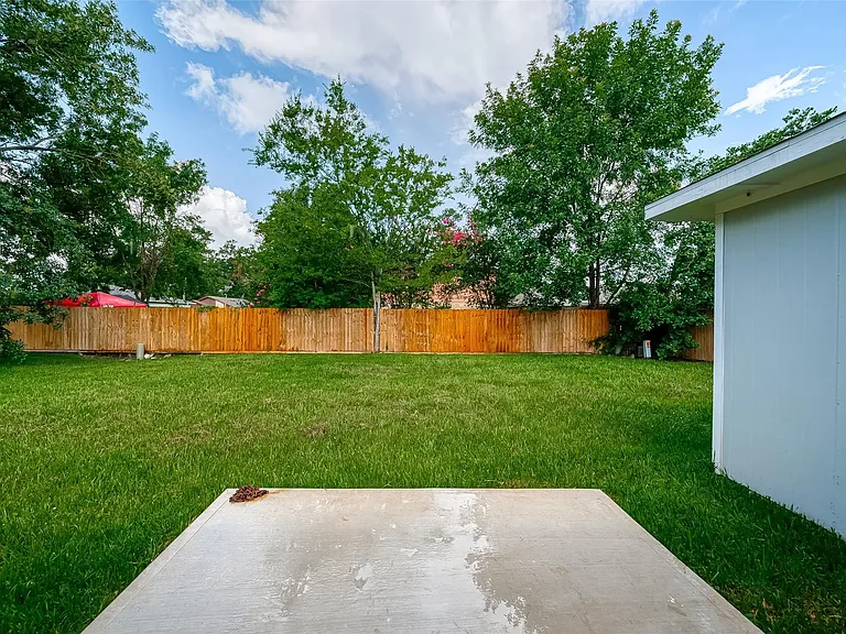 8619 Valley Meadow Dr — Photo 35