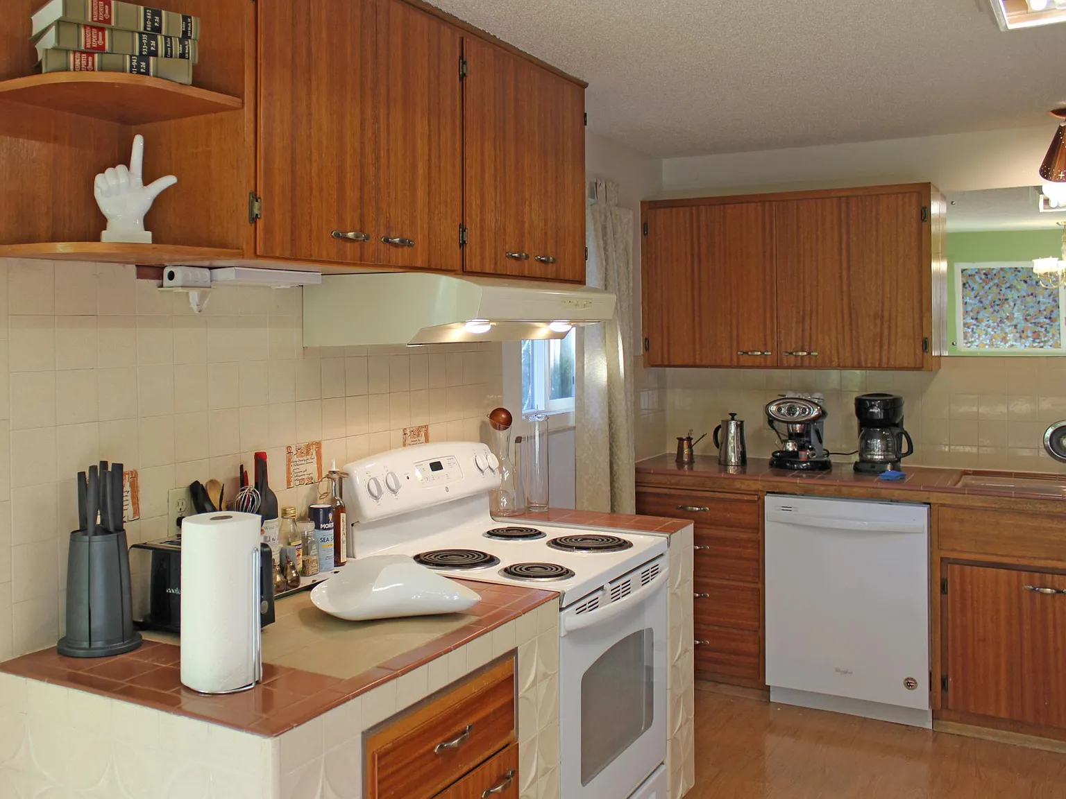 4 bed, 1750 sqft, $4,365 — Photo 3