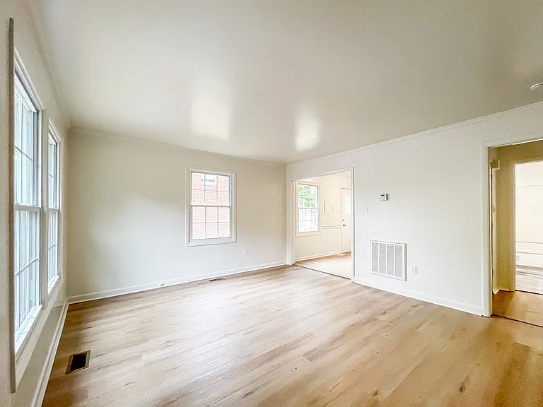 7 Fox Hill Dr #7 — Photo 3