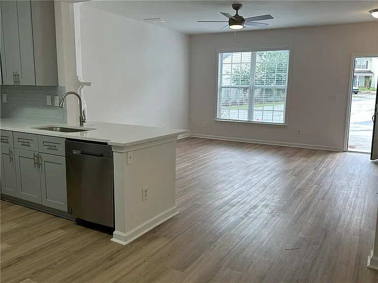 4162 Howell Park Rd — Photo 15