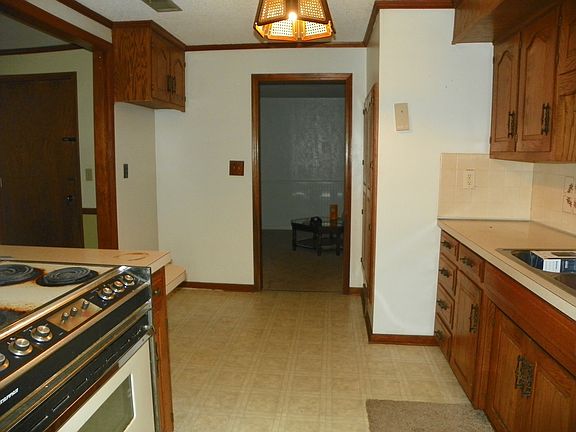4th image of 5816 Manning Ave