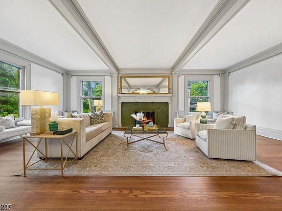 3rd image of 500 Berkeley Ave