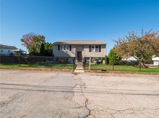 3 Summit St, Johnston, RI 02919