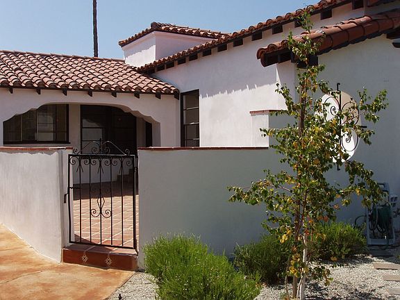 Private Front Courtyard