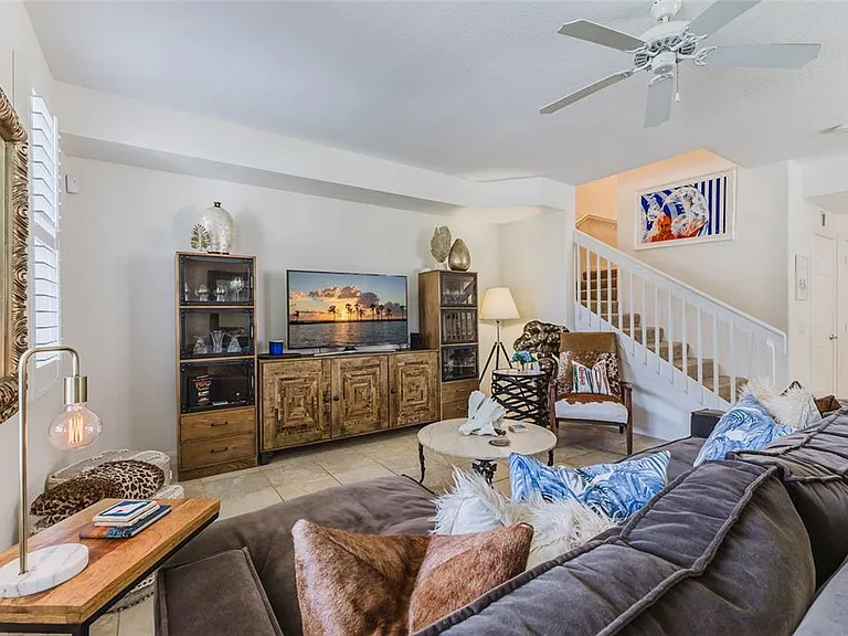 1564 Napoli Dr W — Photo 4