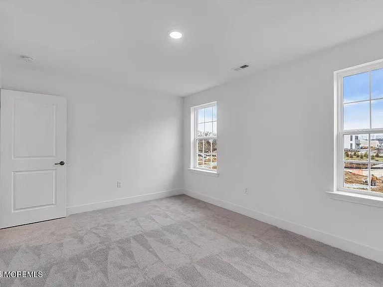 122 Woolley Ct — Photo 32