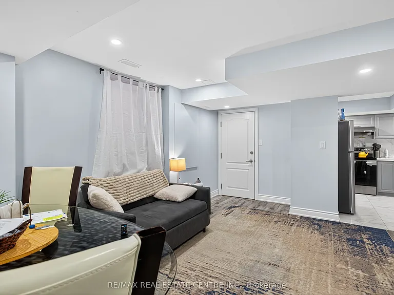 249 Hinton Ter — Photo 5