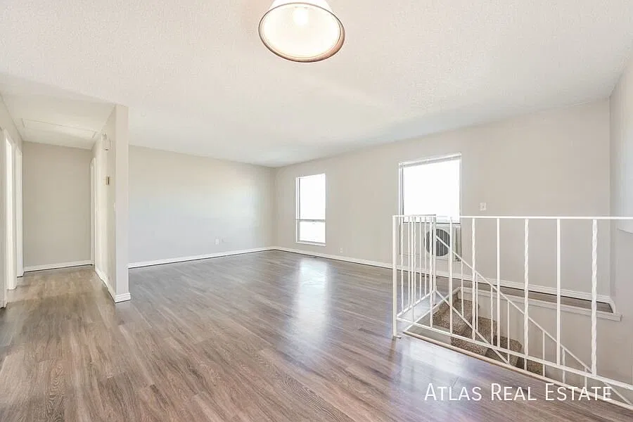 Spacious Split-Level 4-Bedroom Home in Thornton! — Photo 3
