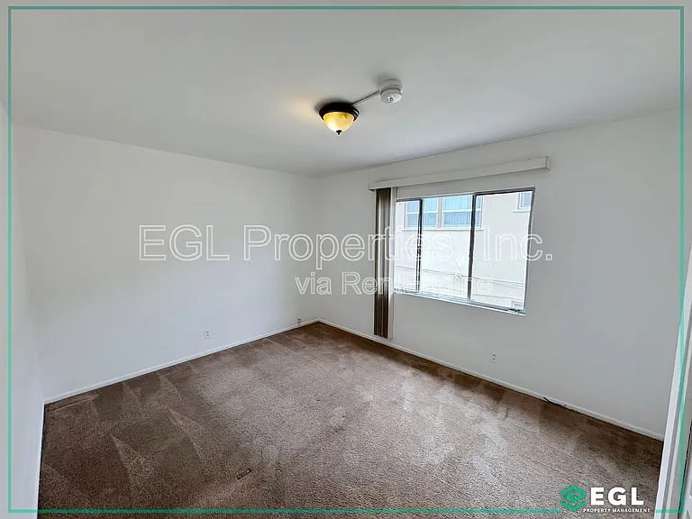 1211 N New Hampshire Ave #13 — Photo 7