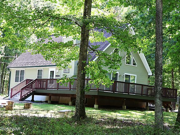 2nd image of 105 Doe Ct