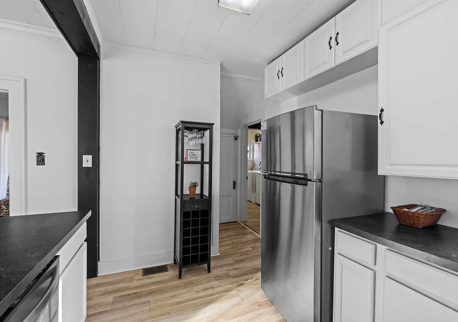 4 bed, 1800 sqft, $3,700 — Photo 4