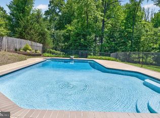 6727 Newington Rd, Lorton, VA 22079