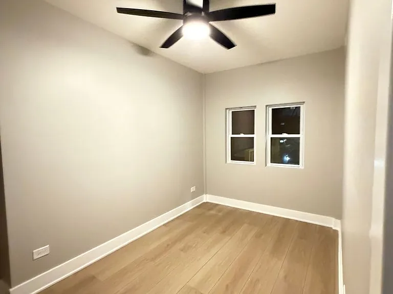 6350 S Saint Lawrence Ave — Photo 14