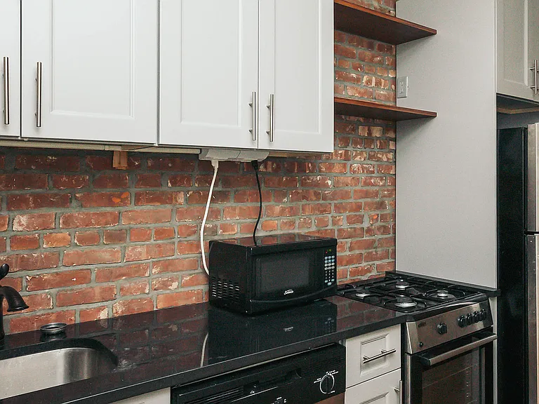 73 Jefferson St #4L — Photo 12