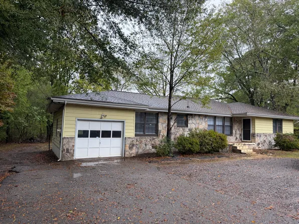 2305 Hamill Rd, Hixson, TN 37343