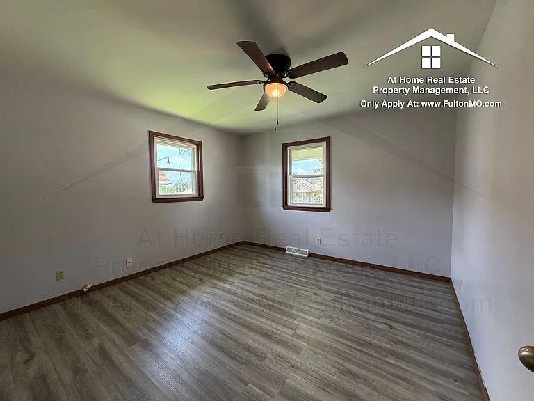 824 Bluff St — Photo 13