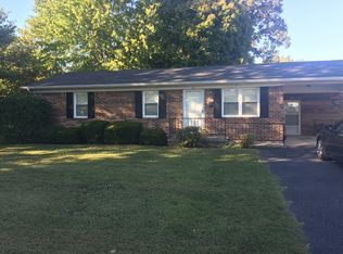 210 Circle Dr, Albany, KY 42602