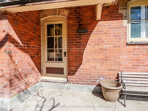 3rd image of 121 Mulcaster St