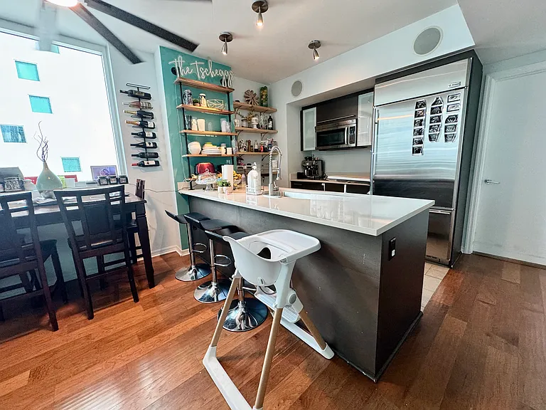 55 SE 6th St #3107 — Photo 13