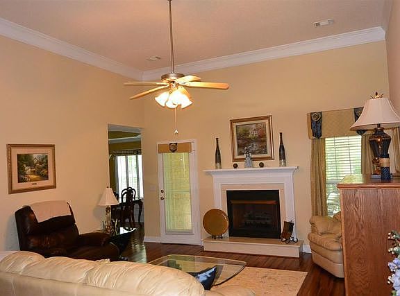 3rd image of 301 Wilmington Dr