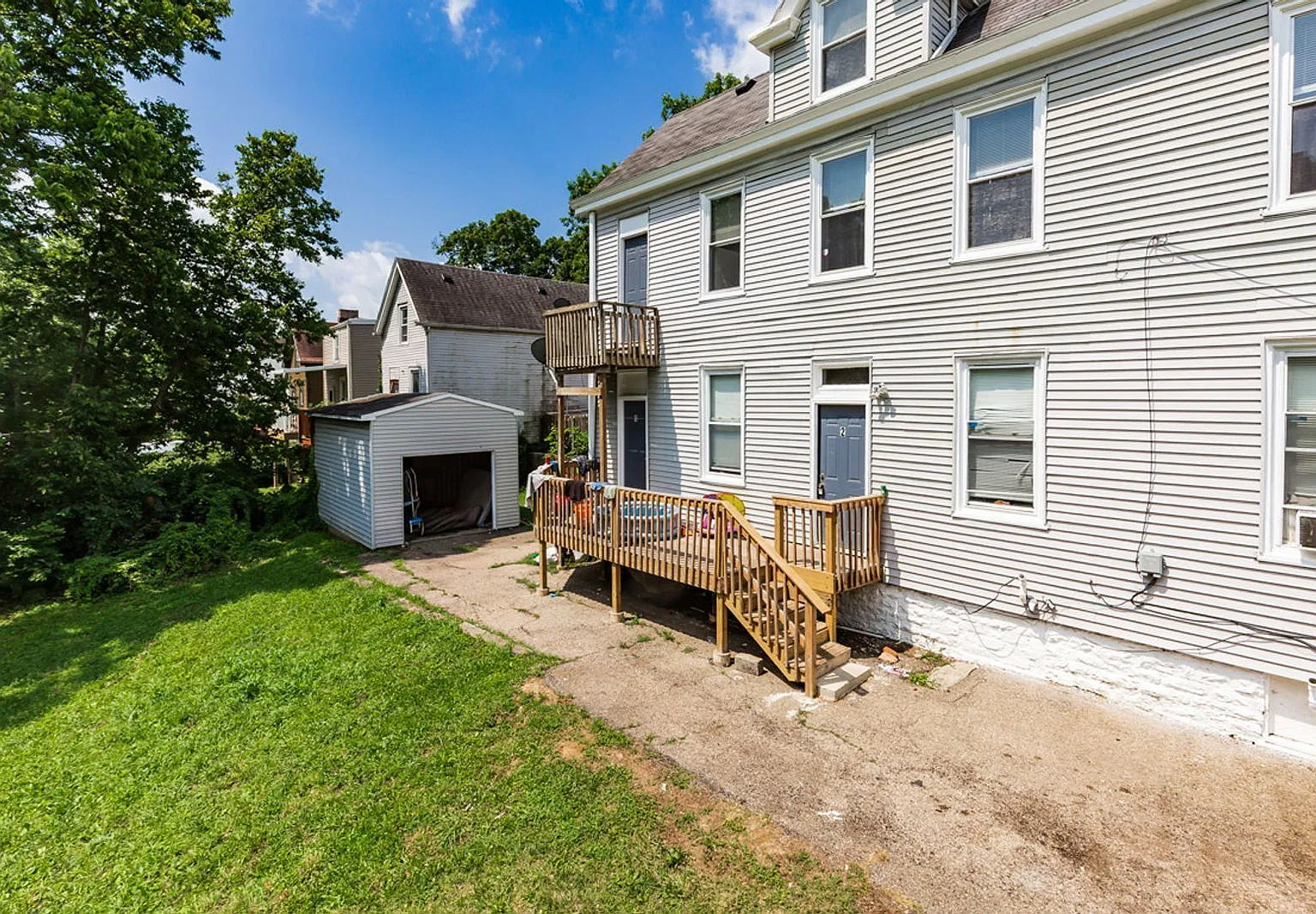 3 bed, 1.0 bath, 1350 sqft, $1,295 — Photo 2
