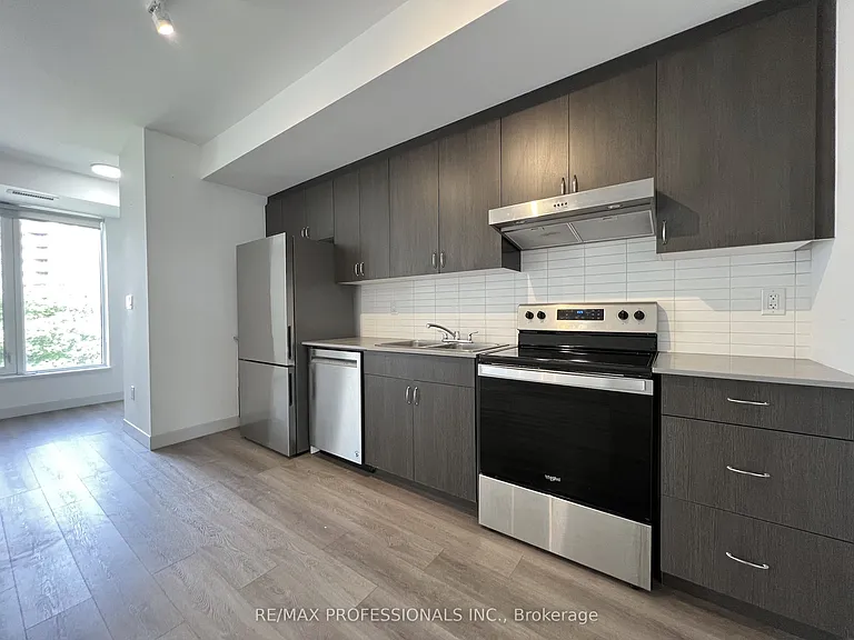 37 Antrim Cres #305 — Photo 14
