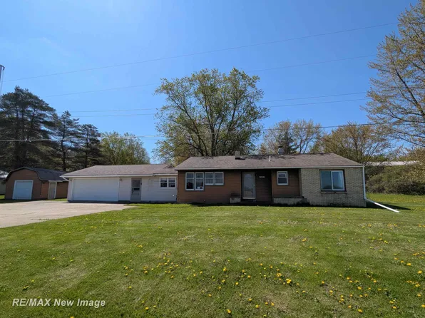 6394 Curtis Rd, Bridgeport, MI 48722