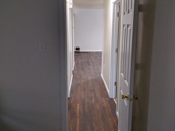 3rd image of 9435 Kennedy Ave #1