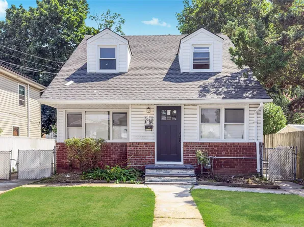 1090 Fayette Street, Uniondale, NY 11553