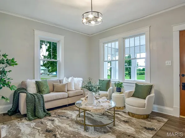 611 N Market St, Waterloo, IL 62298