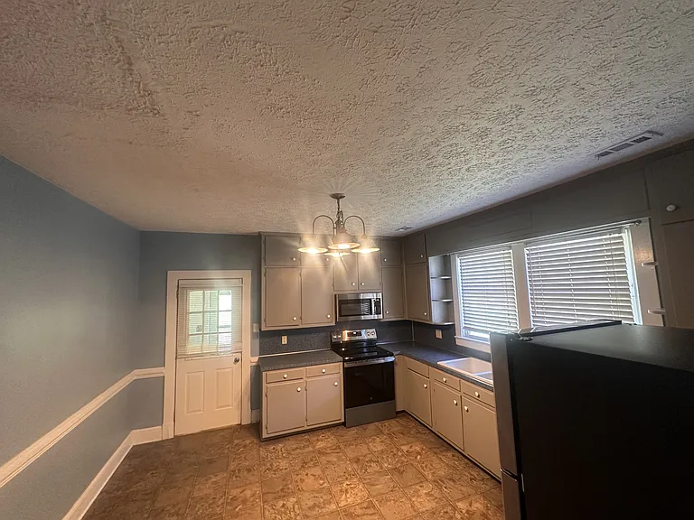 312 Montague St #1 — Photo 6