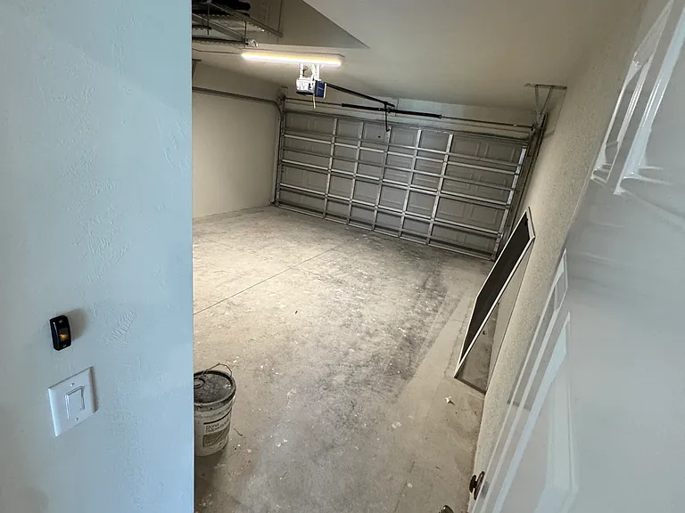 736 Gilbert Ave S — Photo 21