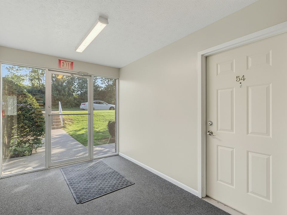 1st image of 400 Moody Dr #28