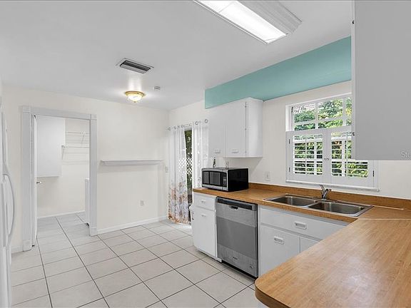 4th image of 3605 57th Avenue Dr W