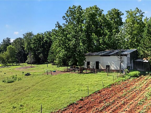 5th image of 138 Eagle Valley Trl