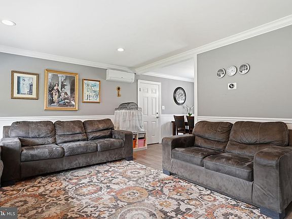 3rd image of 1 Larkspur Rd