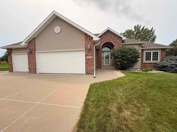 4600 Fieldstone Ct, Sioux City, IA 51106