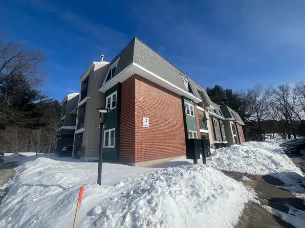 3 Knights Bridge Dr, Nashua, NH 03063