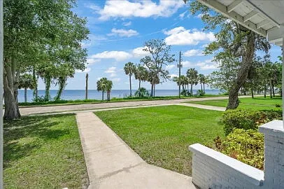 1326 Riverside Dr — Photo 9