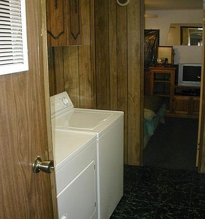 5th image of 409 11th Ave NW