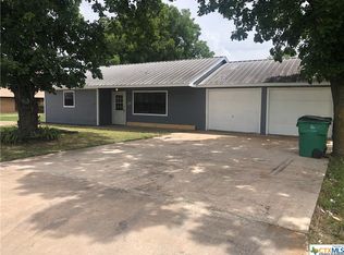 111 E Mesquite Ave, Rogers, TX 76569