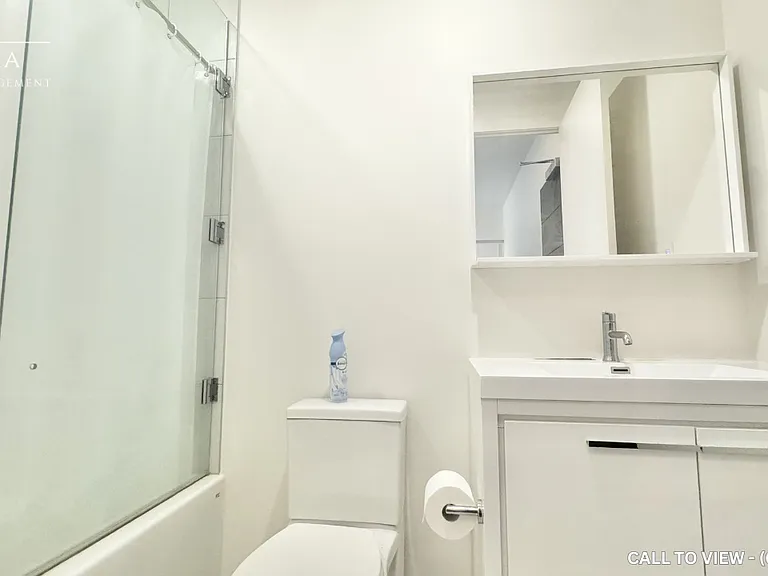 212 King William St S #1405 — Photo 6